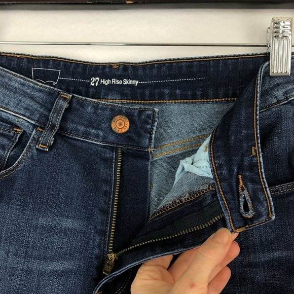 Levi's Women's Size 27 x 32 High Rise Ombre Blue Stretch Skinny Jeans Denim - Picture 10 of 15